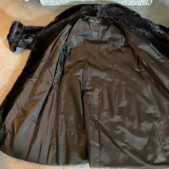 Mink Coat- Dark Brown, just below the knee - Picture 4 of 4